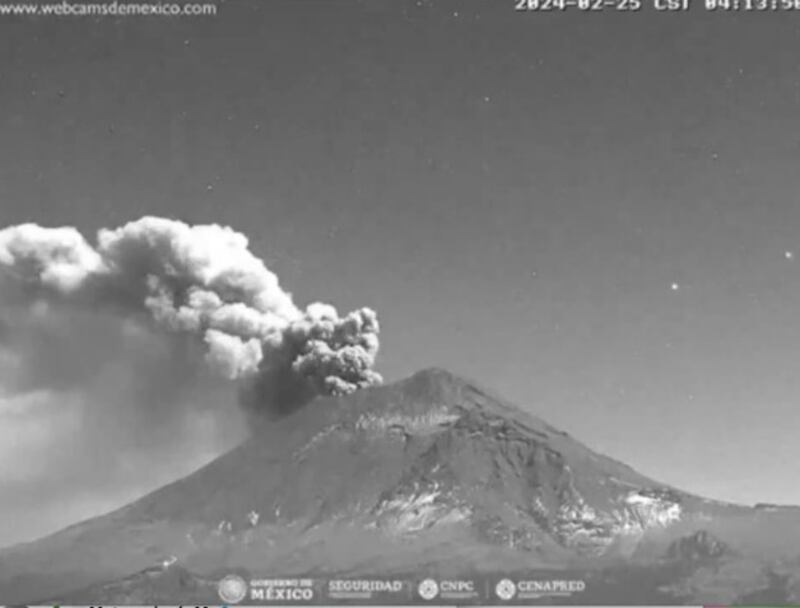 'Don Goyo’ amanece con fumarolas de ceniza en el Valle de Méxic