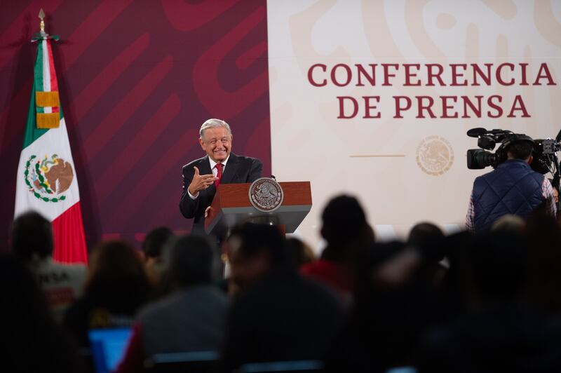 El presidente detalló su gira por América Latina y habló del proceso interno de Morena.