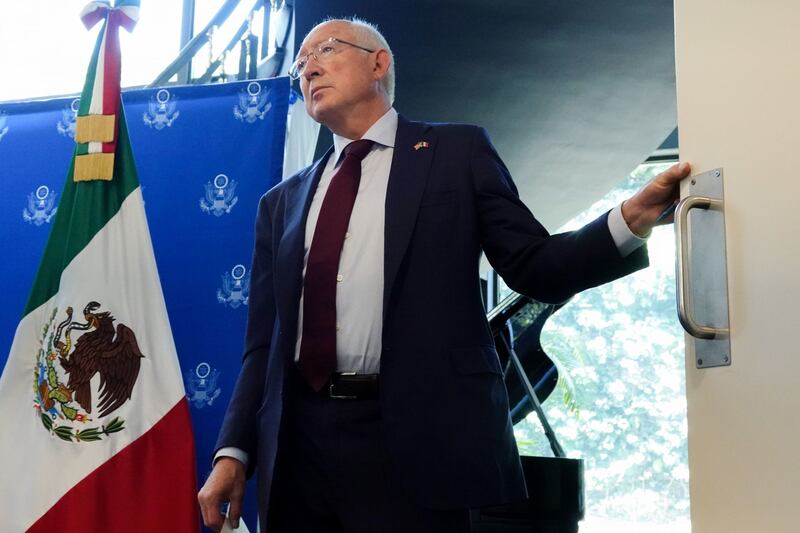 Ken Salazar: diferencias con México no impedirán comercio