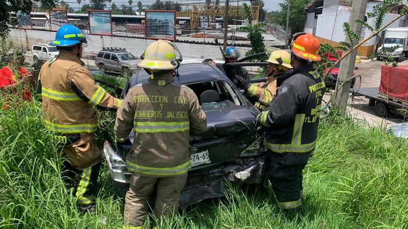 El choque provocó problemas viales en la carretera a Chapala por espacio de tres horas.