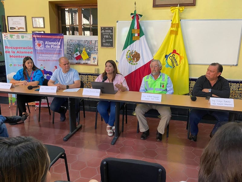 En la rueda de prensa se dieron a conocer los pormenores de la mejora a la plaza.