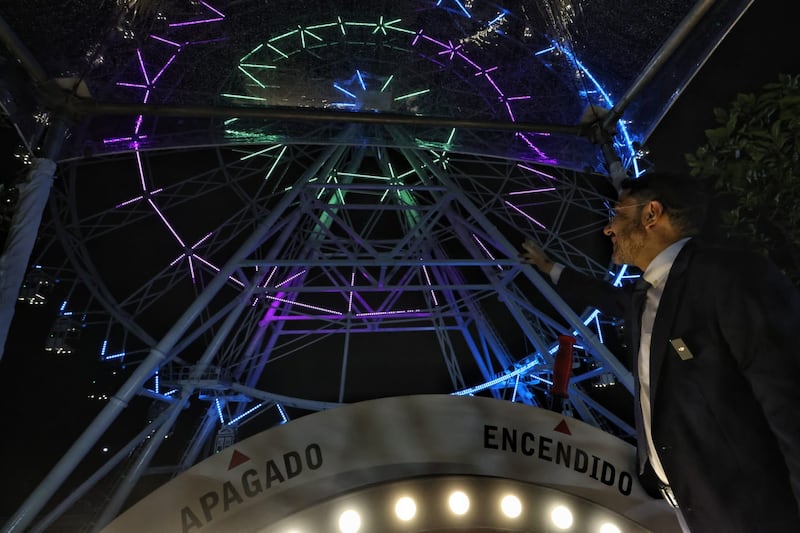 Rueda de la fortuna del Parque Aztlán dará color al Bosque de Chapultepec