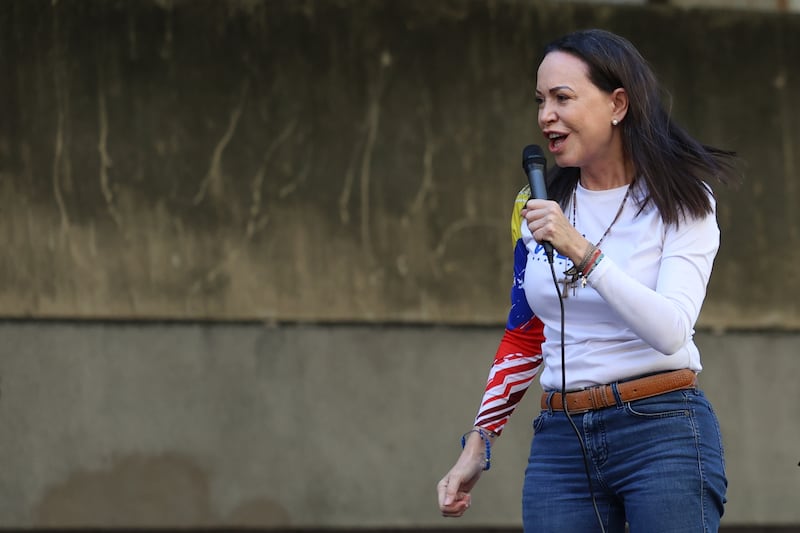 La líder antichavista María Corina Machado pronuncia un discurso este jueves, en una manifestación en Caracas (Venezuela).