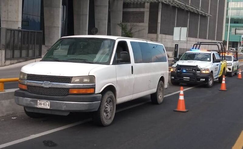 Los indocumentados viajaban dentro de este vehículo con destino a Piedras Negras.