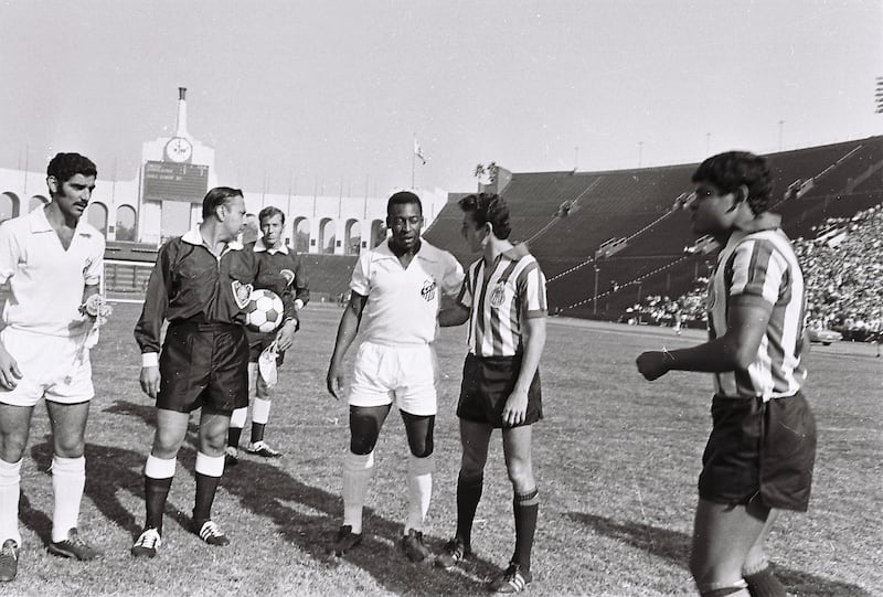 Pelé jugó contra el Rebaño Sagrado