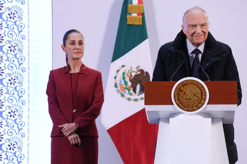 Gertz Manero aparece en la mañanera para aclarar secuestro del Mayo Zambada