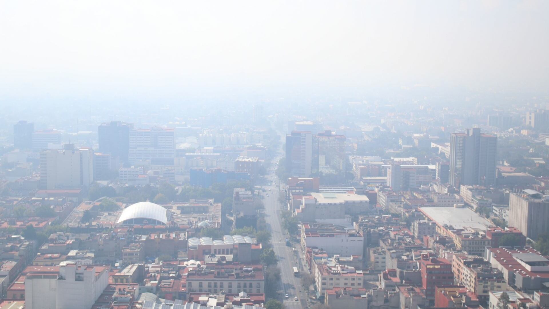 Las autoridades capitalinas han anunciado que la calidad del aire es "extremadamente mala" durante las primeras horas de 2023