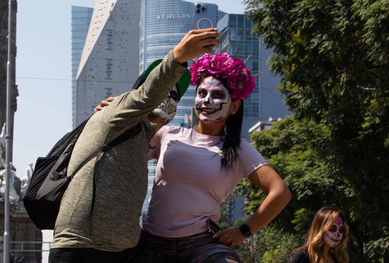 Desfile de catrinas por Paseo de la Reforma 23 octubre 2022