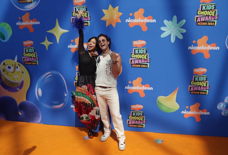 Ángela Aguilar en los Kids Choice Awards