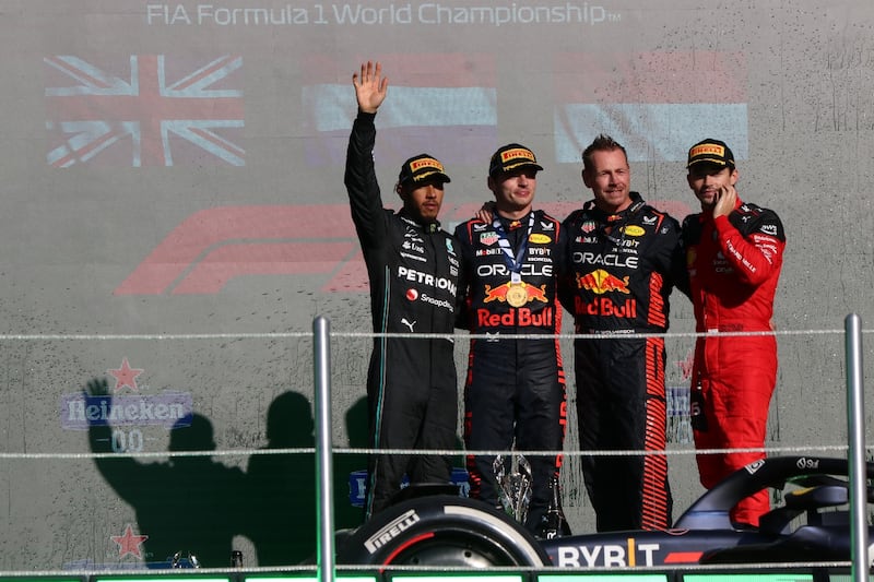 Max Verstappen, Lewis Hamilton y Charles Lecrerc.