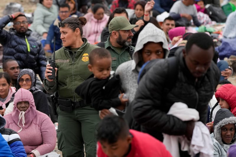 Las imágenes muestran el drama de miles de personas que esperan  en la frontera de México y Estados Unidos para cruzar al norte.