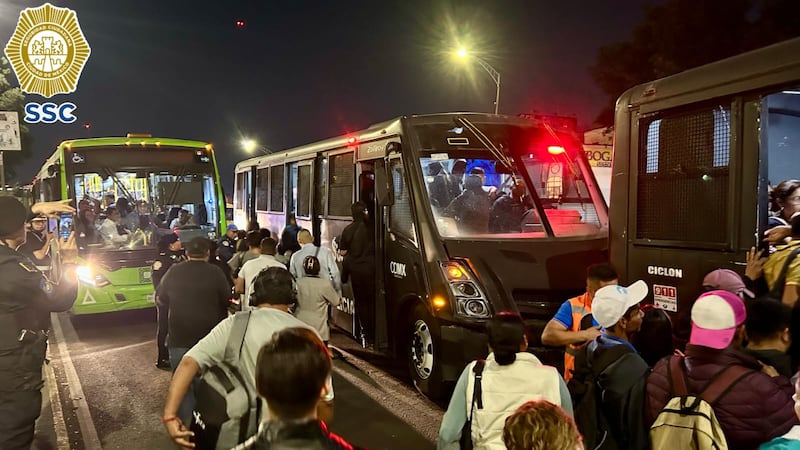 Línea 9 del Metro afecta a cientos de pasajeros