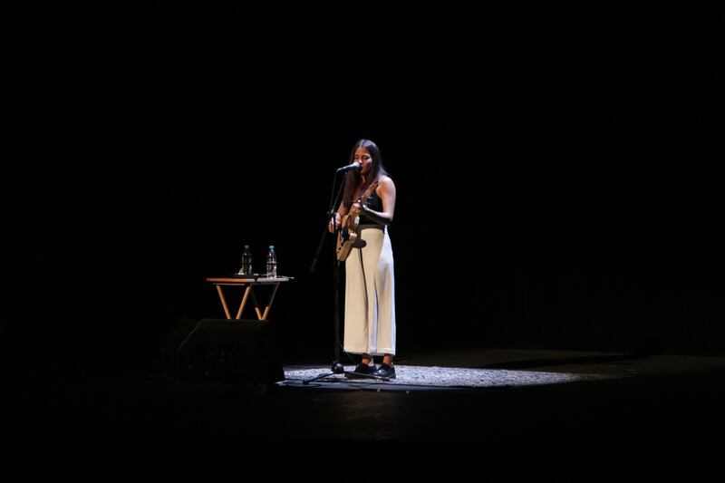 La escritora española se presento en el Teatro Esperanza Iris