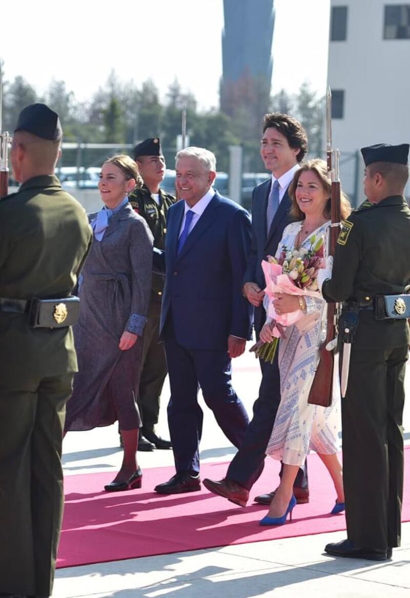 Recepción en el Aeropuerto Internacional "Felipe Ángeles".