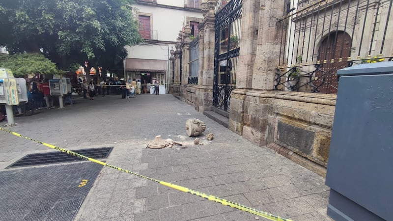 La unidad municipal de protección civil y bomberos de Guadalajara y Zapopan informó que solamente se registran daños estructurales en dos templos.