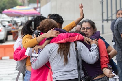 Fans y revendedores se enfrentan por boletos de Luis Miguel