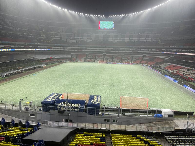 Lluvia y granizo Estadio Azteca