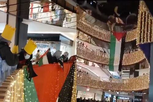Activistas en apoyo a Palestina son desalojados tras manifestarse dentro de centro comercial en la CDMX