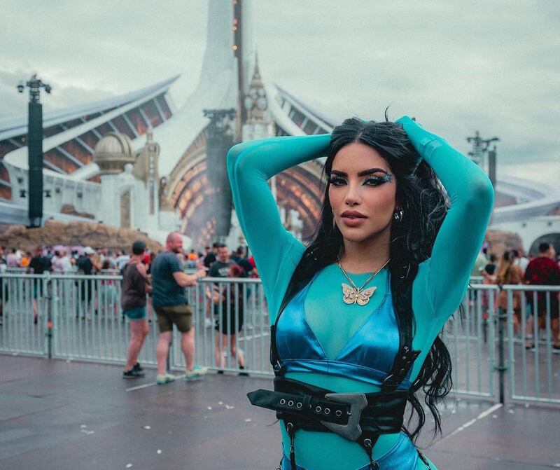 La influencer y cantante se convirtió en la primera mexicana en el Main stage del festival de música electrónica.