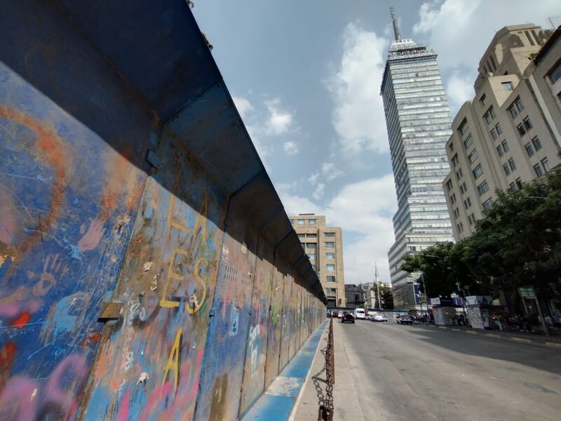 Comité 68 marcha para conmemorar 55 años de matanza en Tlatelolco