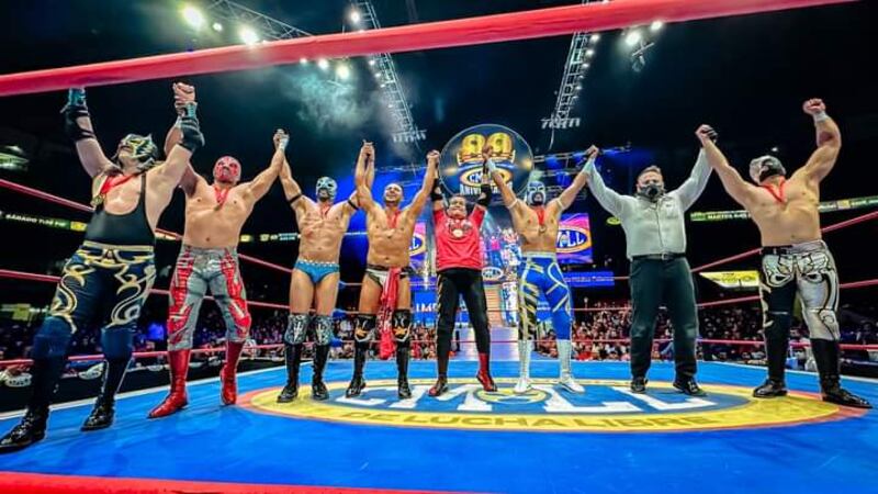 Los representantes de la escuela tapatía se llevaron la mano en alto I CMLL