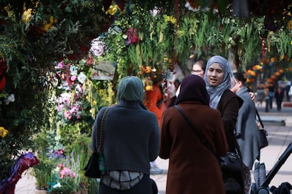 Tras dos años de ausencia las flores han regresado a colorear las calles de Polanco, en la Ciudad de México.