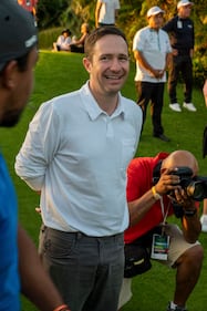 El reconocido empresario Benjamín Salinas Sada dio el esperado banderazo de salida a la tercera edición del prestigioso Mexico Open, consolidándose como una destacada fecha en el circuito de la PGA. El torneo se llevará a cabo del 22 al 25 de febrero, prometiendo emocionantes momentos en el mundo del golf.

Destacando la participación de 16 jugadores latinos, la edición de este año contará con la presencia de ocho talentosos mexicanos. Entre ellos, se encuentran nombres destacados como Raúl Pereda, Roberto Díaz, Álvaro Ortiz, Sebastián Vázquez, Rodolfo Cazaubón, Santiago de la Fuente, José Antonio Safa y Omar Morales.

La presencia de estos golfistas locales añade un toque especial al evento, generando una gran expectación entre los fanáticos del golf en México y más allá. La competencia promete ser intensa, consolidando al Mexico Open como un referente en el calendario deportivo.

Los aficionados pueden esperar días emocionantes llenos de habilidad y destreza en el campo, donde estos destacados representantes de la región buscarán conquistar el prestigioso título del Mexico Open. La comunidad golfista aguarda con entusiasmo la llegada de esta emocionante cita que promete dejar huella en el mundo del deporte.

¡Prepárense para vivir la emoción del golf con la tercera edición del Mexico Open del 22 al 25 de febrero!