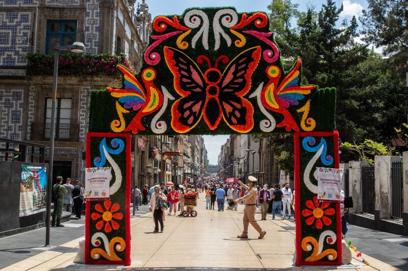 Arranco el Segundo Festival de las Flores del Centro Histórico, el cual engalanará con diversos arreglos florales del 13 al 16 comercios y lugares emblemáticos del primer cuadro.