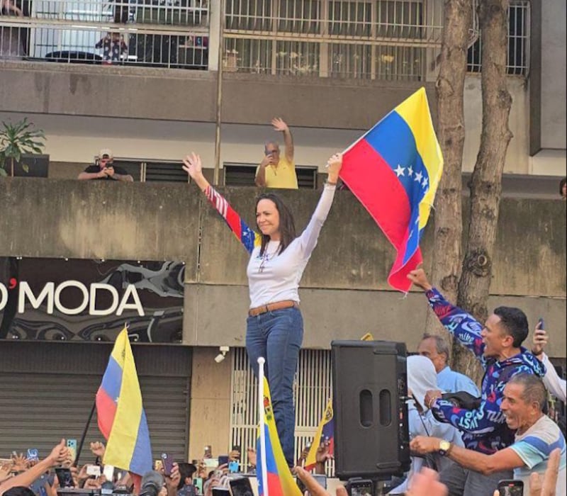 María Corina Machado reaparece en una protesta en Caracas tras 133 días de clandestinidad