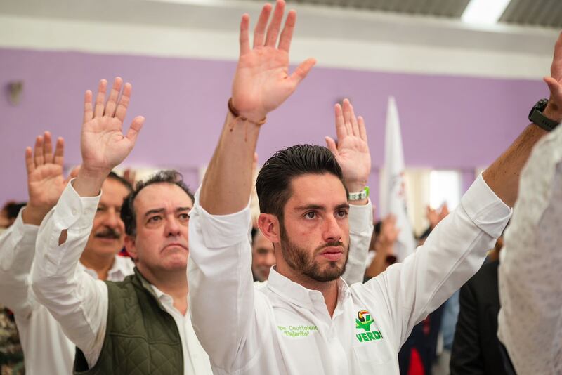 Delfina Gómez y Pepe Couttolenc quisieron firmar este pacto ambientalista con esta ceremonia ancestral.