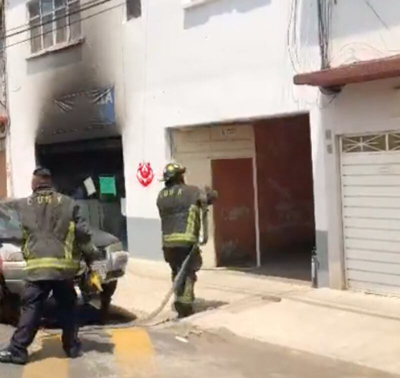 Incendio en la calle Sierra Madre Oriental