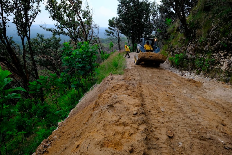 Autoridades han extendido las llamadas brechas cortafuego, que es una de las principales herramientas para la contención de incendios forestales.