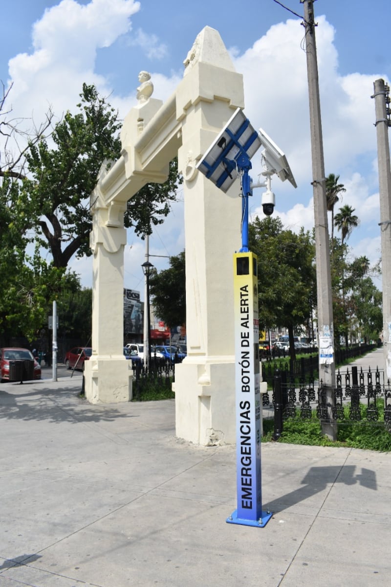 La instalación de botones de pánico da más seguridad a la gente que cruza La Alameda.