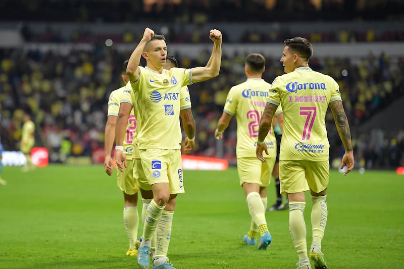 Fidalgo festeja su gol en liguilla