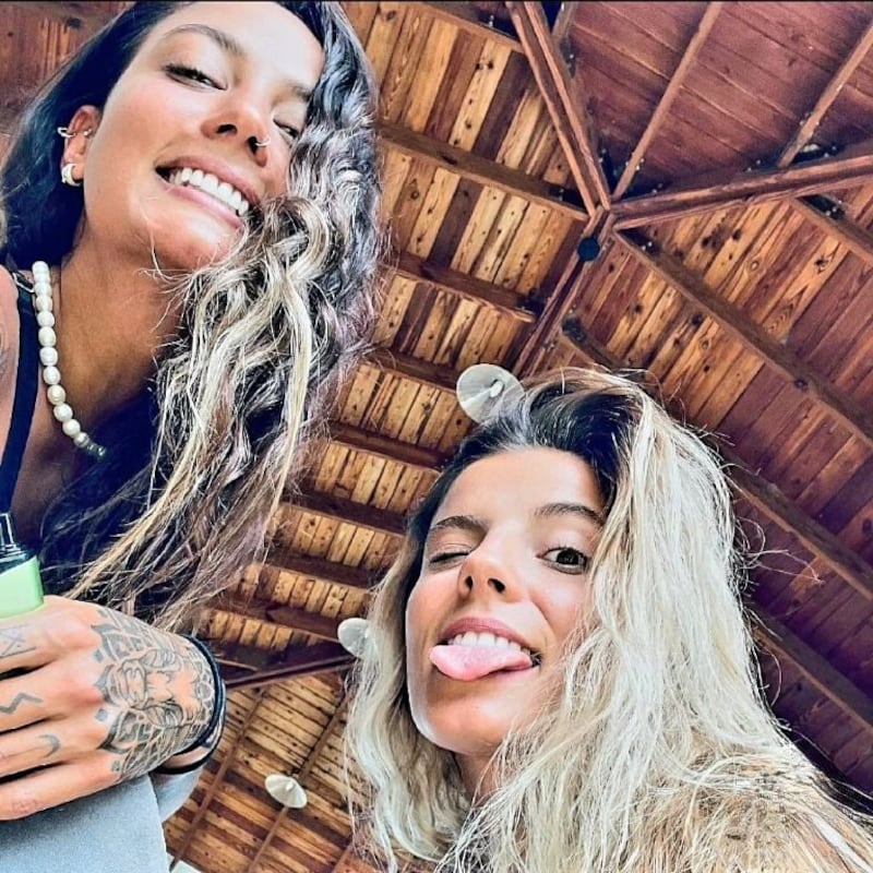 Aranza Carreiro y Ximena Duggan confirman su romance