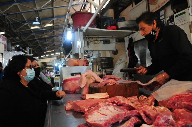 Ocho de cada 10 consumidores reporta que la carne, tortilla y pan son los productos que más se encarecieron; mientras que 69% advierte que hay desabasto y escasez en las tiendas.