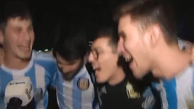 Aficionados argentinos cantan contra su rival y cargan a Mbappé de paso