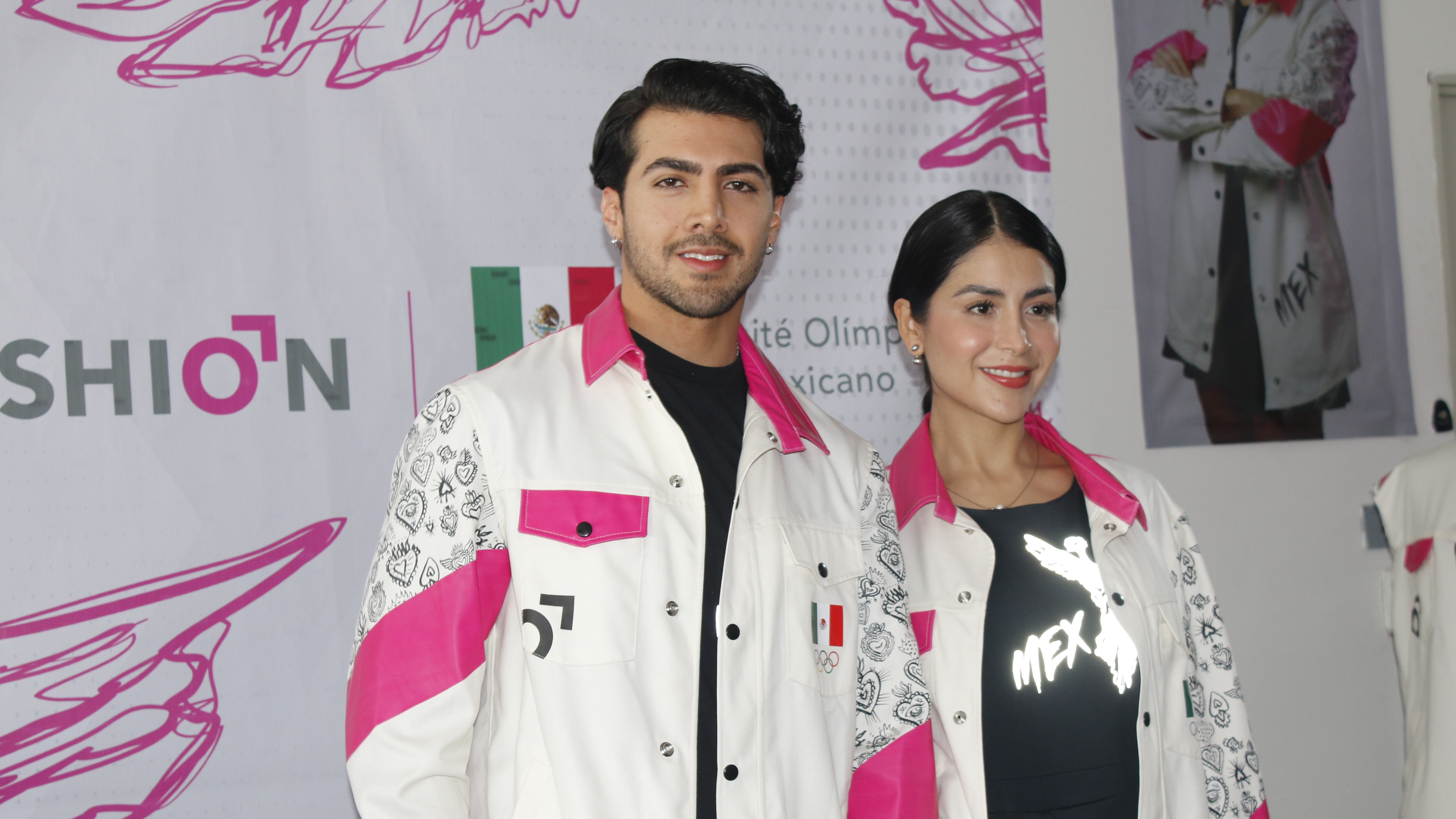 El atuendo de los atletas olímpicos está inspirado en el Ángel de la Independencia e integra el tono rosa mexicano con detalles artesanales que fusionan tradición y vanguardia en la moda deportiva