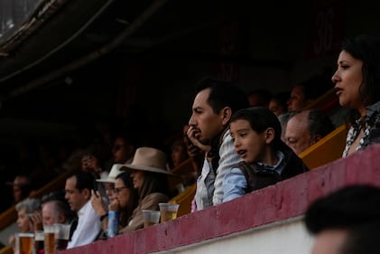 Con lleno total se reanudaron las actividades de la Fiesta Brava en la Monumental Plaza de Toros México.