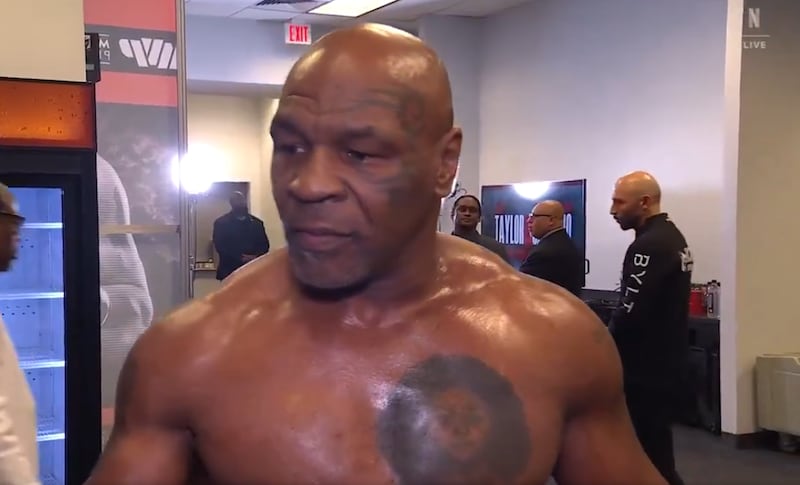 Mike Tyson muestra su mejor atributo