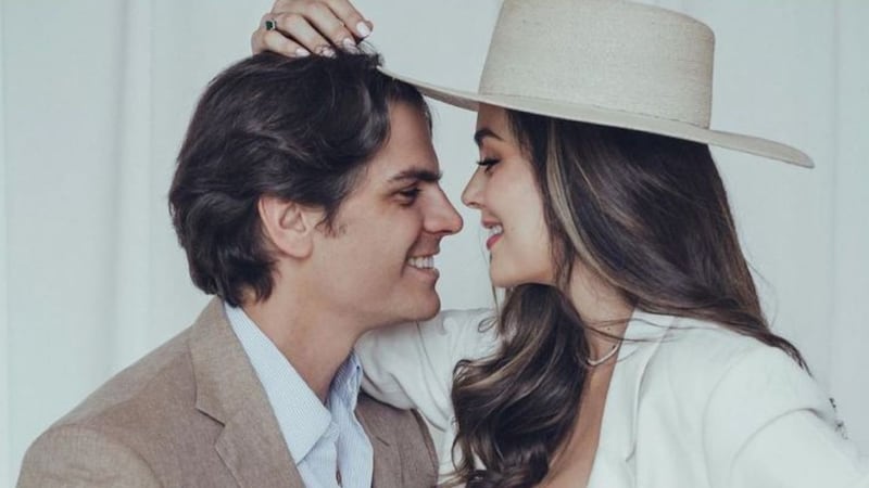 Ximena Navarrete y su esposo dan la bienvenida a su segundo hijo