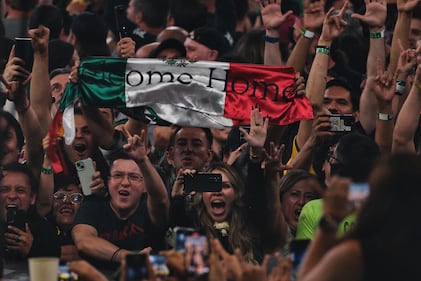 Luego de esperar casi siete años, Metallica regresó a México para reencontrarse con sus fanáticos en el recién inaugurado Estadio GNP Seguros de la Ciudad de México, el cual fue testigo de una noche legendaria, en donde la agrupación realizó un recorrido por algunas de las etapas que marcaron su carrera a través de discos como ‘Master of Puppets’ y ‘Ride the Lightning’.