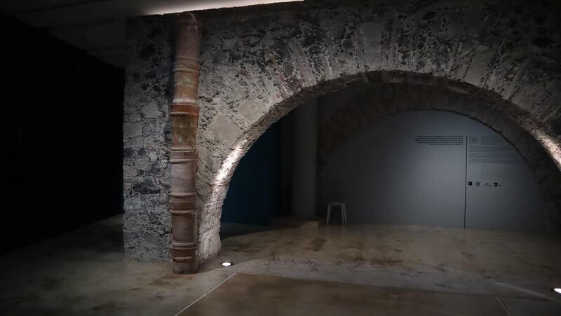 Museo Kaluz. Al interior se puede apreciar los restos de un acueducto que existió en la zona de la colonia Guerrero, así como el sistema de drenaje original. Ambos fueron recién descubiertos.