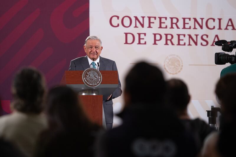 El presidente ofreció su última conferencia previa a su gira por América del Sur.