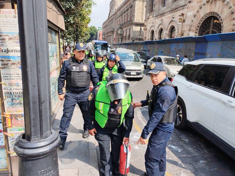 Comité 68 marcha para conmemorar 55 años de matanza en Tlatelolco