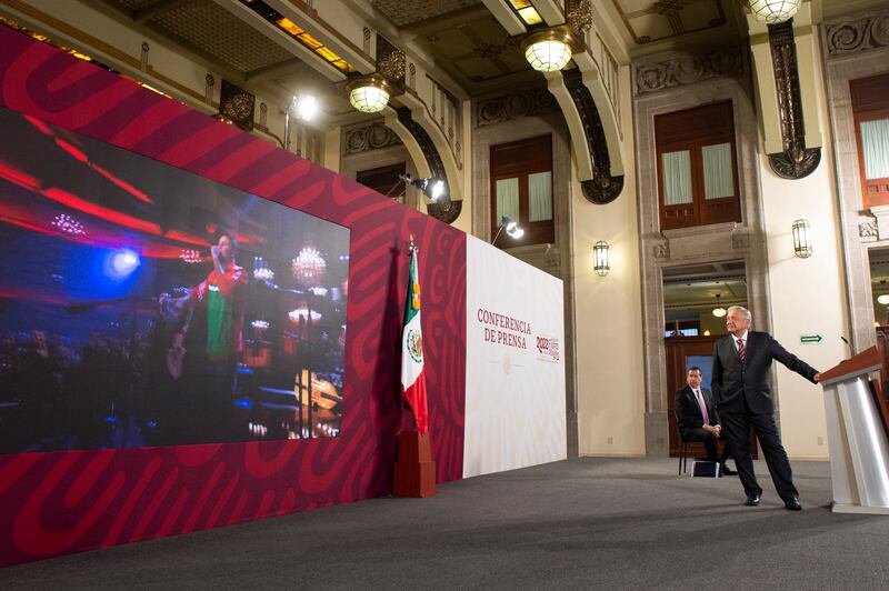 El presidente relajó los ánimos en la conferencia con "América", en su versión con René de Calle 13