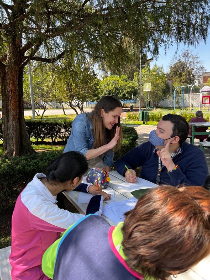 Asomas sobrevive para ayudar a niños con ceguera, sordera y discapacidad múltiple