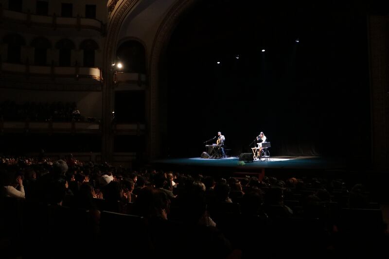 La escritora española se presento en el Teatro Esperanza Iris