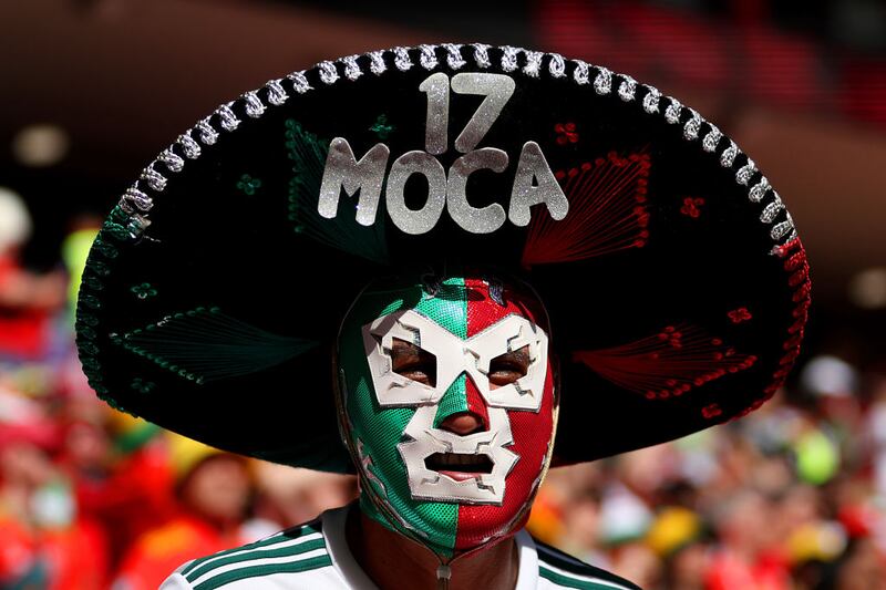 El colorido del aficionado mexicano siempre presente en los estadios de Qatar