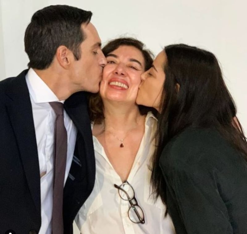 El beso de Maite Perroni y Mauricio Ochmann por el que todos mueren de amor